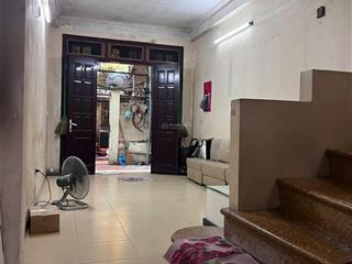 Gần hồ nhà riêng lý thường kiệt 35 m2 x 5 tầng, mặt tiền 3.5 m, 4 phòng 4 wc, nhận ngay