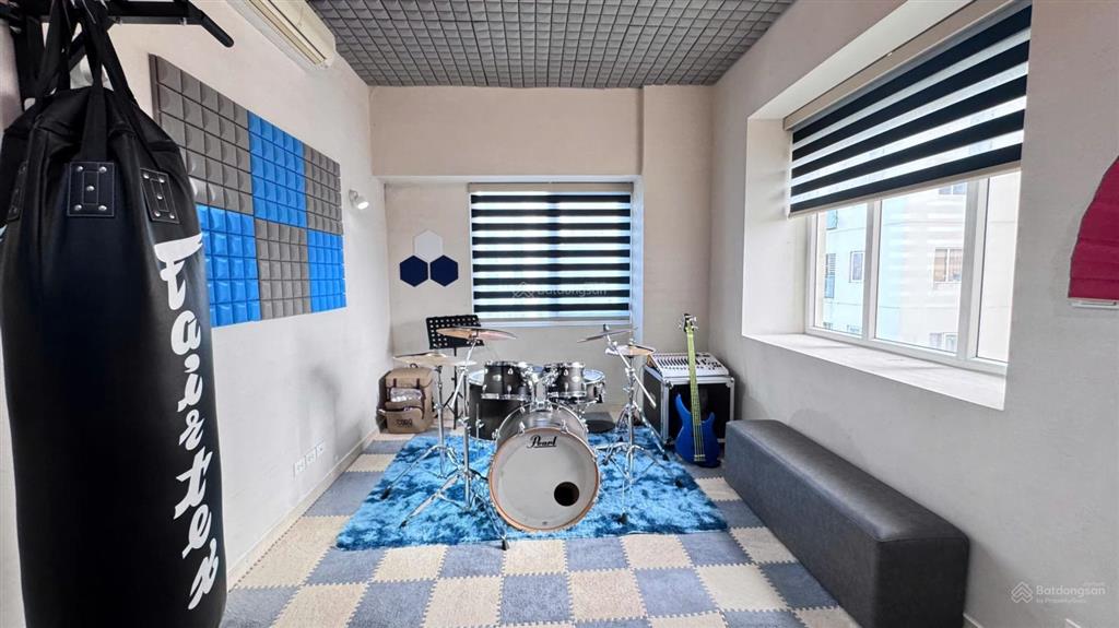 Tôi chính chủ cần bán căn hộ trục đẹp toà thelight tố hữu.  0976 464 ***