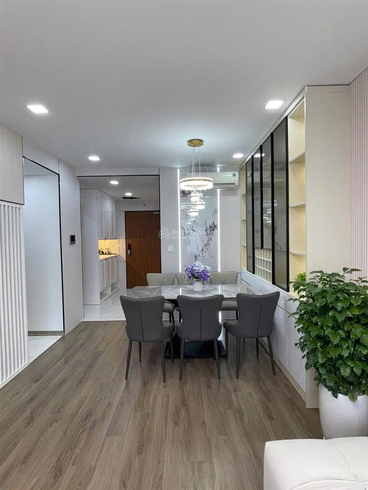 Bán gấp căn hộ 2pn, 2wc tại rivera park hà nội, 8 tỷ, 70m2, full nội thất 5*.   0976 464 ***