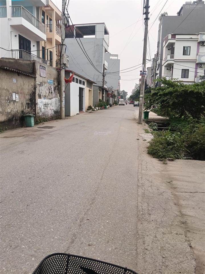 Nhà cực đẹp,quang minh, mê linh đường lớn thông thoáng ôtô đỗ cửa 5.x tỷ.