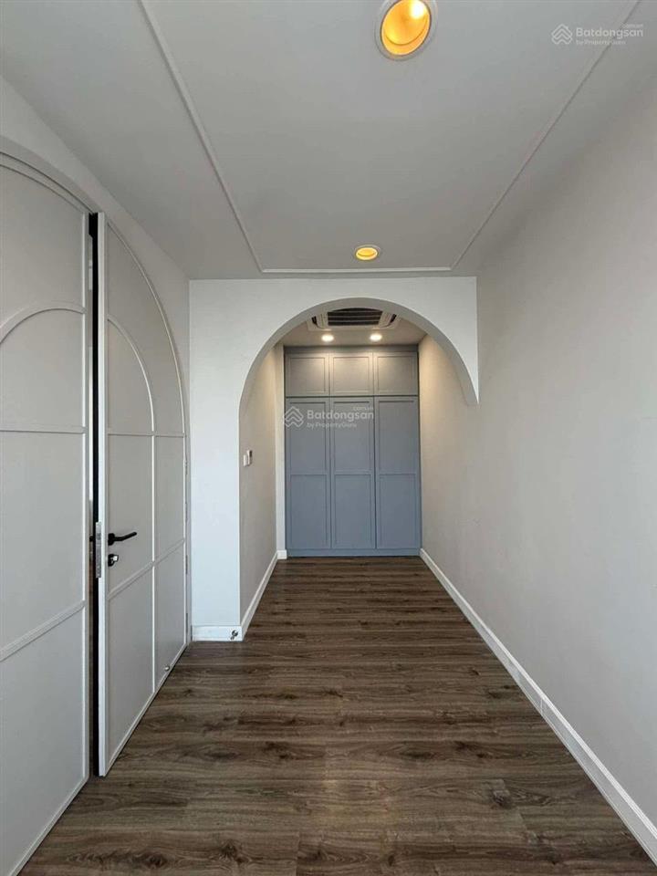 Bán cc 3pn, 2wc, 145m2, 21 tỷ tại xi riverview palace view sông