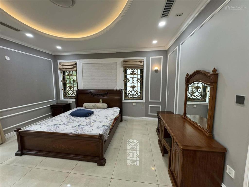 Cần cho gấp nhà 2 mặt tiền thang máy 1 trệt 2 lầu 142m2 gồm 4pn, 6wc khu đông thủ thiêm
