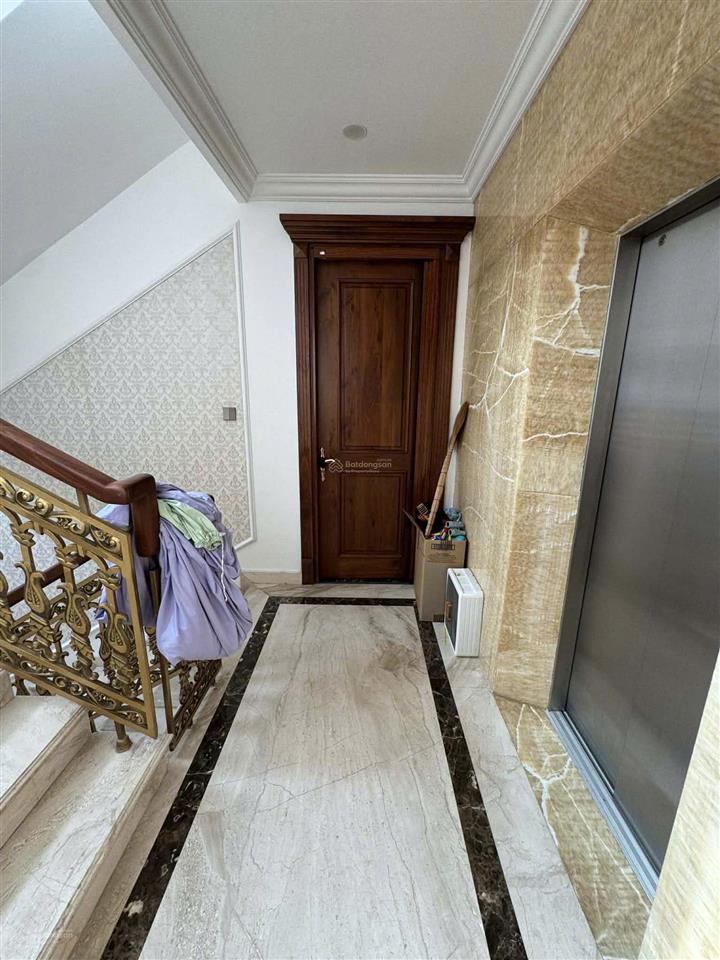 Cần cho gấp nhà 2 mặt tiền thang máy 1 trệt 2 lầu 142m2 gồm 4pn, 6wc khu đông thủ thiêm