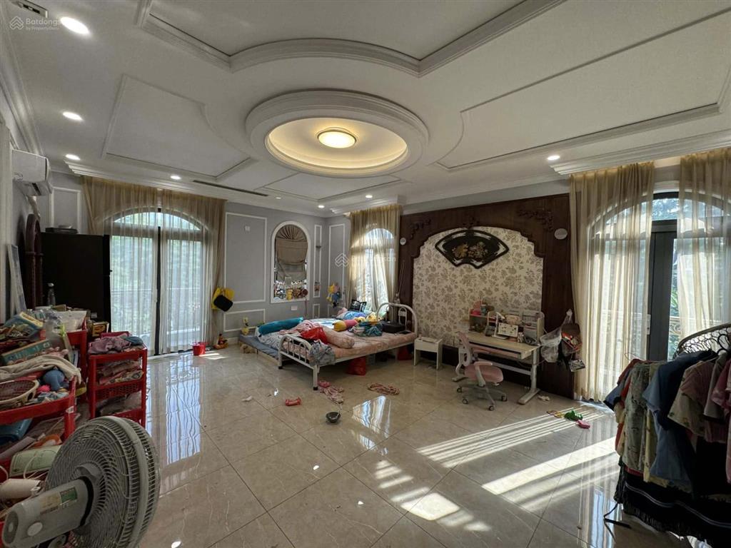 Cần cho gấp nhà 2 mặt tiền thang máy 1 trệt 2 lầu 142m2 gồm 4pn, 6wc khu đông thủ thiêm