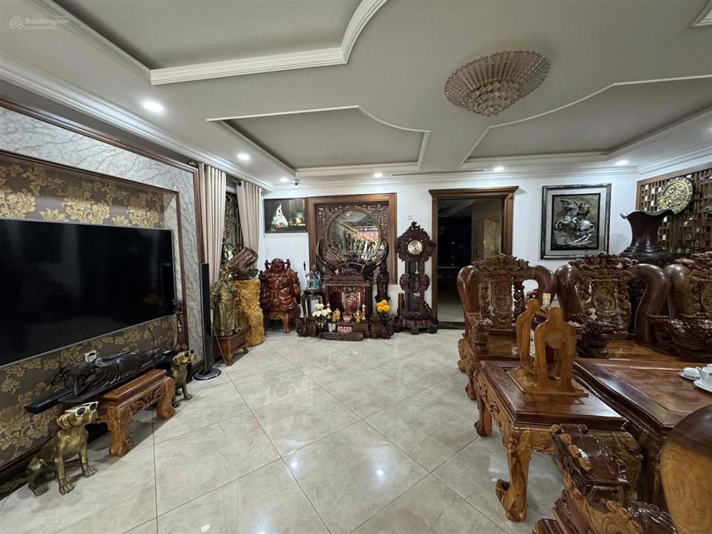 Cần cho gấp nhà 2 mặt tiền thang máy 1 trệt 2 lầu 142m2 gồm 4pn, 6wc khu đông thủ thiêm