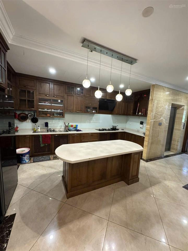 Cần cho gấp nhà 2 mặt tiền thang máy 1 trệt 2 lầu 142m2 gồm 4pn, 6wc khu đông thủ thiêm