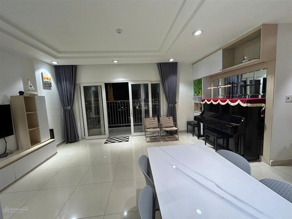 Cần bán gấp căn góc tầng cao 94m2 cc bộ công an 3pn 2wc view landmark chì 7,9tỷ