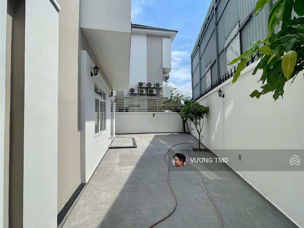 Cần cho thuê nhà 2 mặt tiền liên phường 1 trệt 2 lầu 431m2 sàn trống suốt 50triệu/tháng