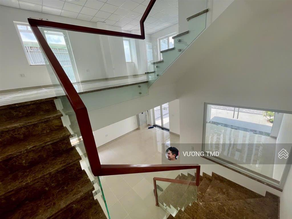 Cần cho thuê nhà 2 mặt tiền liên phường 1 trệt 2 lầu 431m2 sàn trống suốt 50triệu/tháng