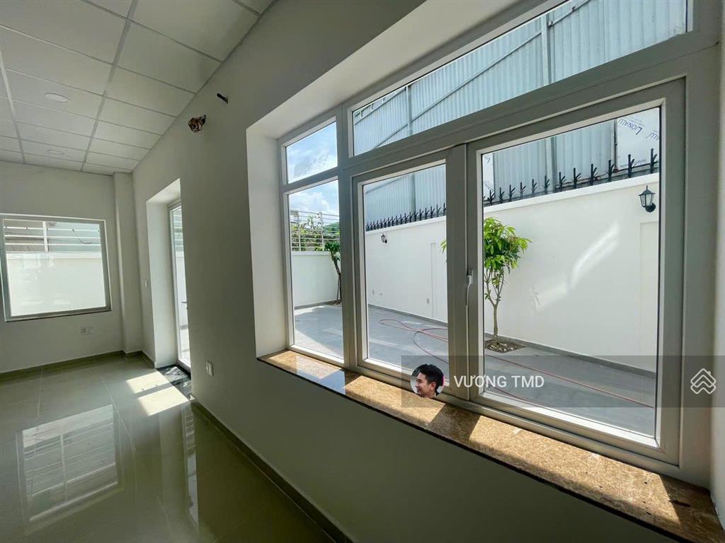 Cần cho thuê nhà 2 mặt tiền liên phường 1 trệt 2 lầu 431m2 sàn trống suốt 50triệu/tháng