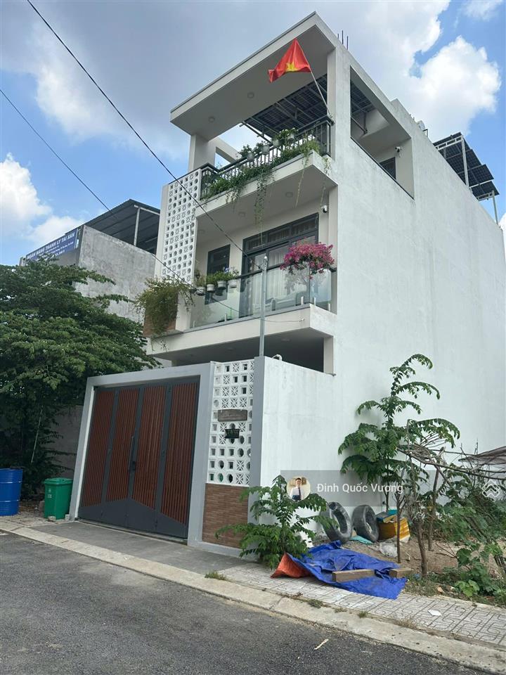 Cần bán gấp lô góc 88.3m2 2 mặt tiền nhựa 9m hẻm 218 võ văn hát chỉ 4.1 tỉ thương lượng