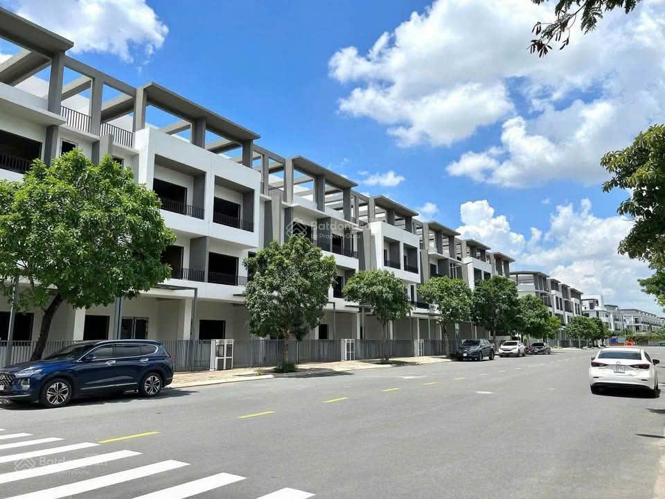 Nhà phố trục chính the pearl riverside chỉ 3 tỷ!