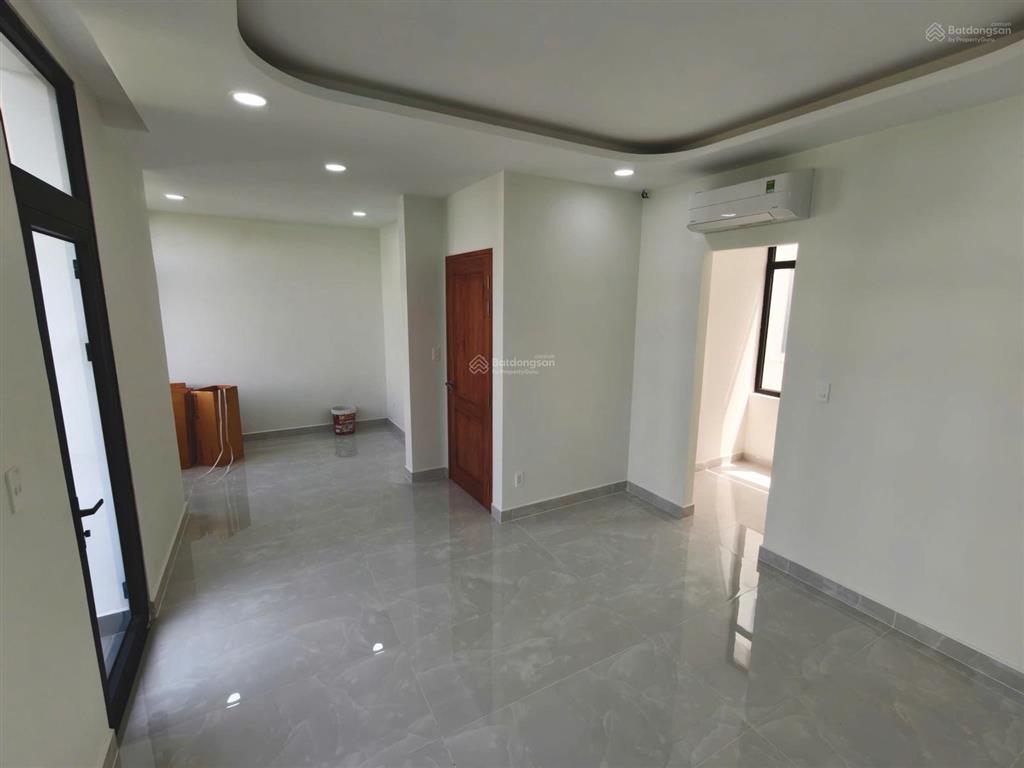 Cho thuê nguyên căn 35tr vị trí siêu vip 84m2 x 5 tầng tại vinhomes quận 9 hoàn thiện cơ bản tm+ml