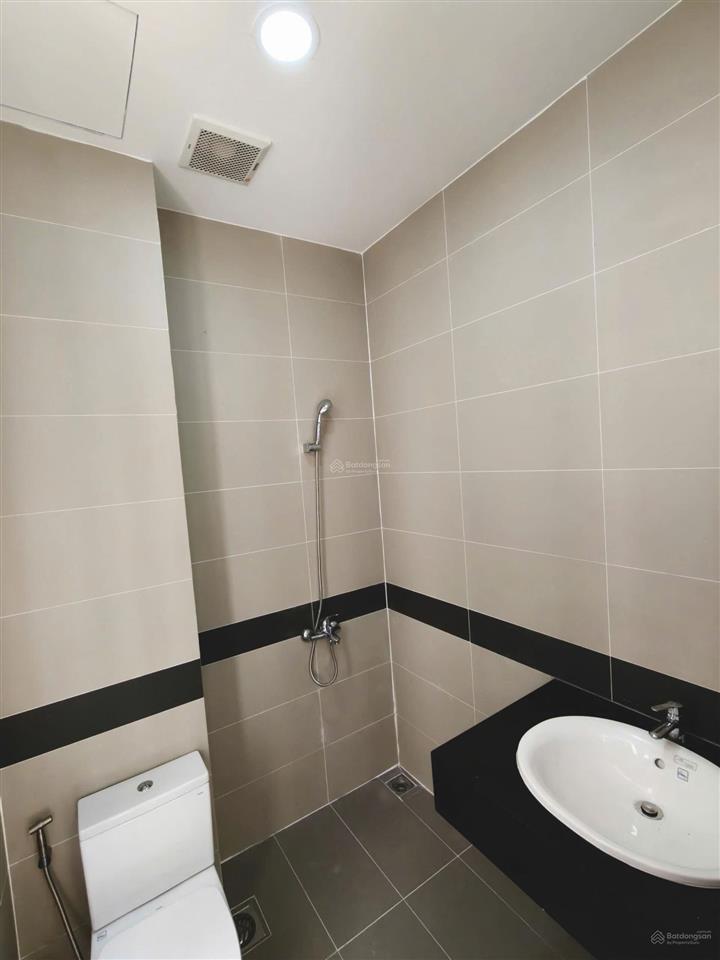 Cho thuê nguyên căn 35tr vị trí siêu vip 84m2 x 5 tầng tại vinhomes quận 9 hoàn thiện cơ bản tm+ml