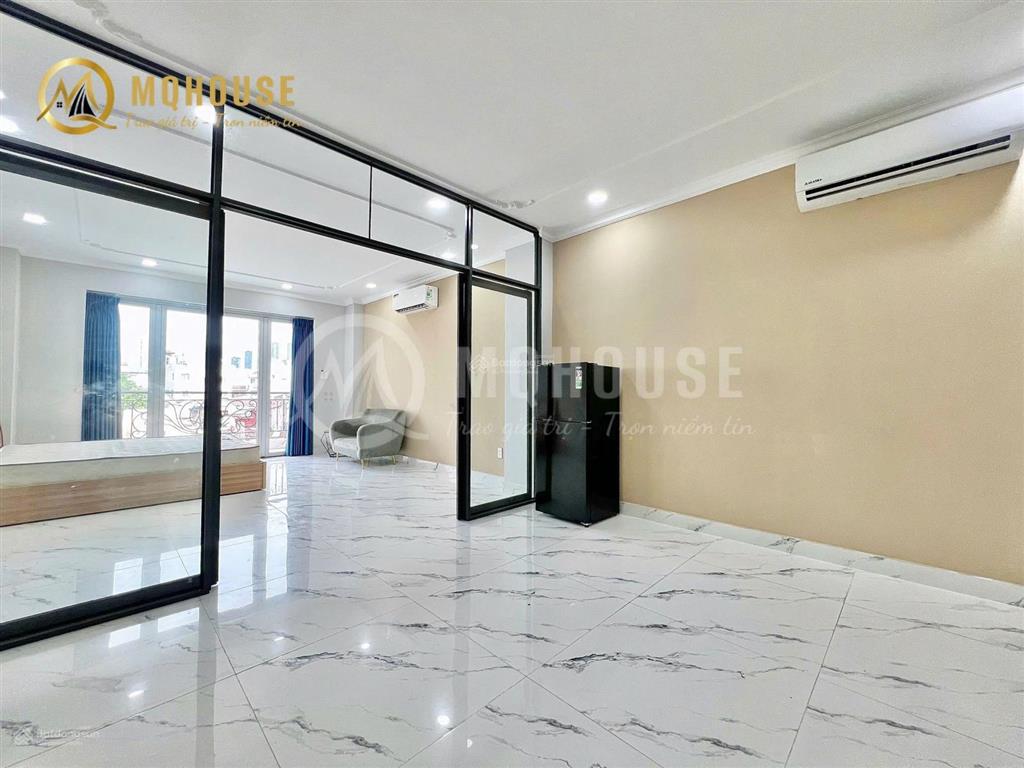 Cho thuê 1pn bancol lớn 65m2 rộng rãi thoáng mát ngay chợ ba chiểu hầm xe  thang máy  pccc đầy đu