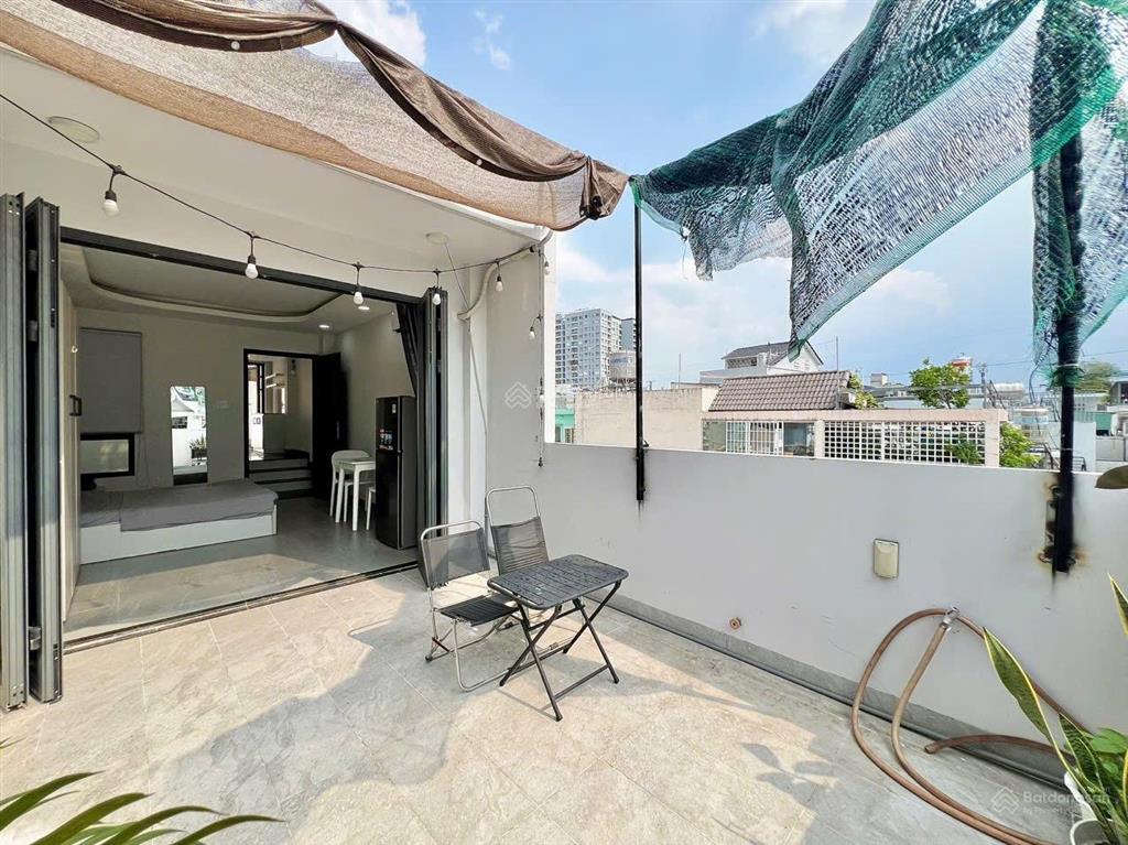 Penthouse sân vườn 1pn tách bếp ngay khu phan xích long full nt, rộng rãi thoáng mát