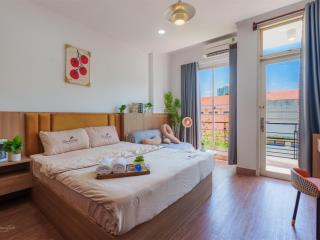 Căn hộ balcony 35m2 vibe homestay cực đẹp full nội thất, dọn phòng mỗi tuần ngay nguyễn gia trí