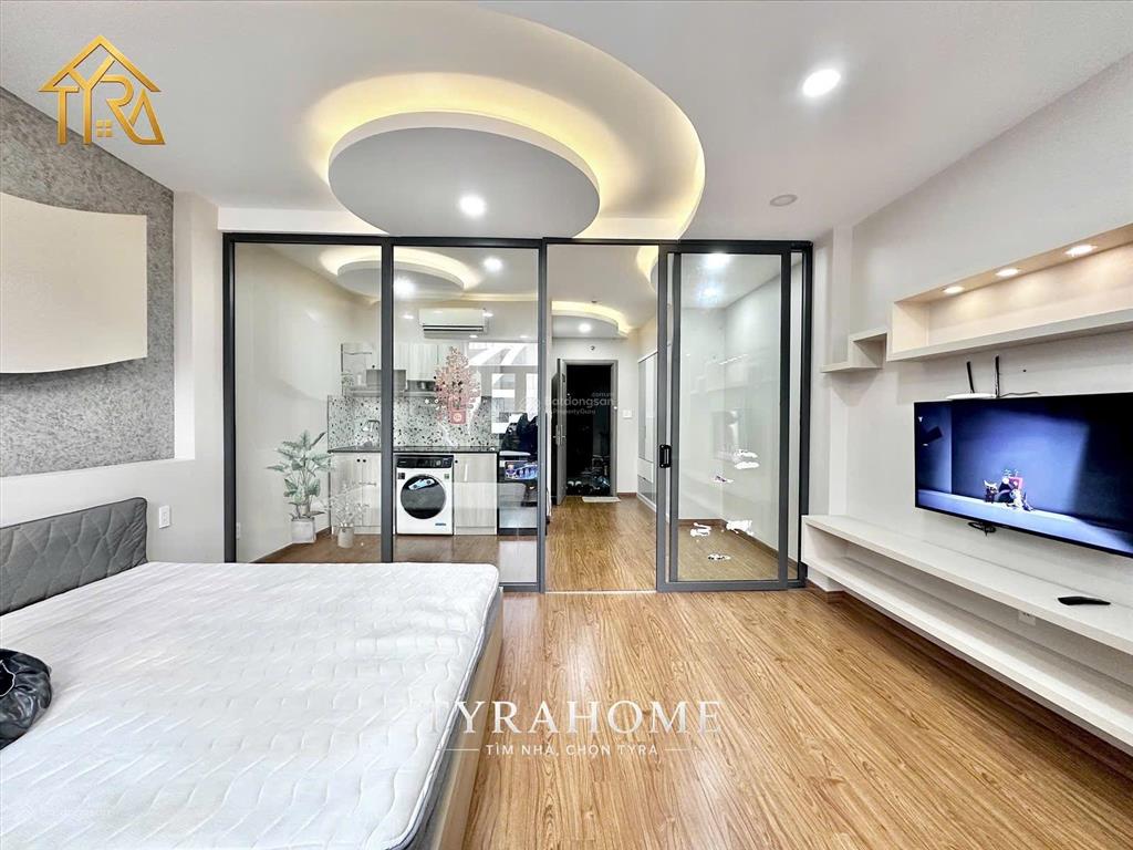 Cho thuê căn hộ 1pn ban công 65m² full nội thất cực kỳ rộng rãi có thang máy ngay nguyễn văn trỗi