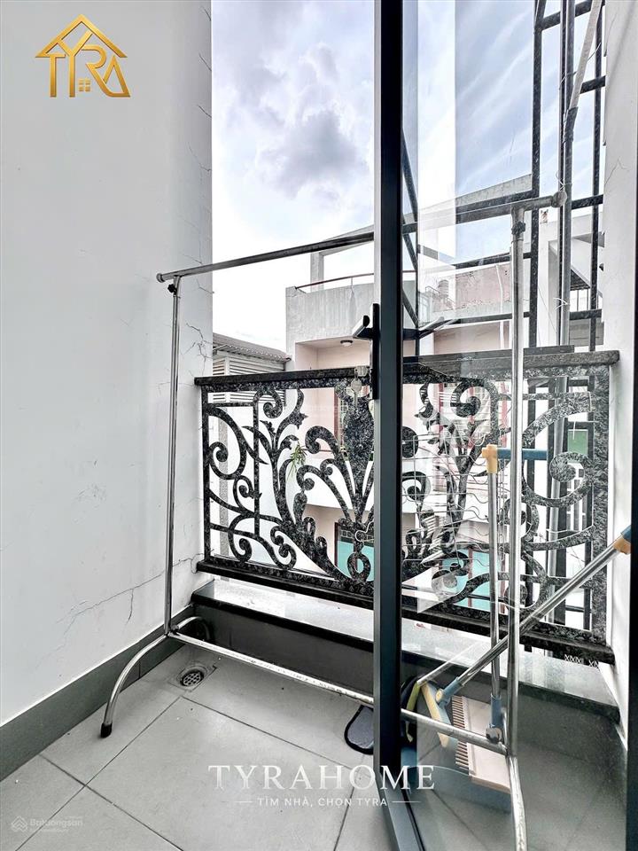 Cho thuê căn hộ 1pn ban công 65m² full nội thất cực kỳ rộng rãi có thang máy ngay nguyễn văn trỗi