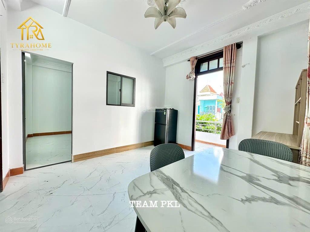 Cho thuê căn hộ 1pn ban công 55m² ngay phố ẩm thực nguyễn gia trí