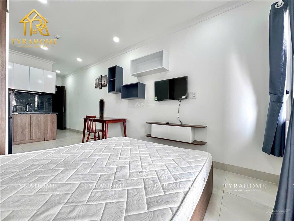 Cho thuê cc mini bancol 45m2 hầm xe  thang máy  bảo vệ  phòng gym mới 100% ngay nguyễn gia trí