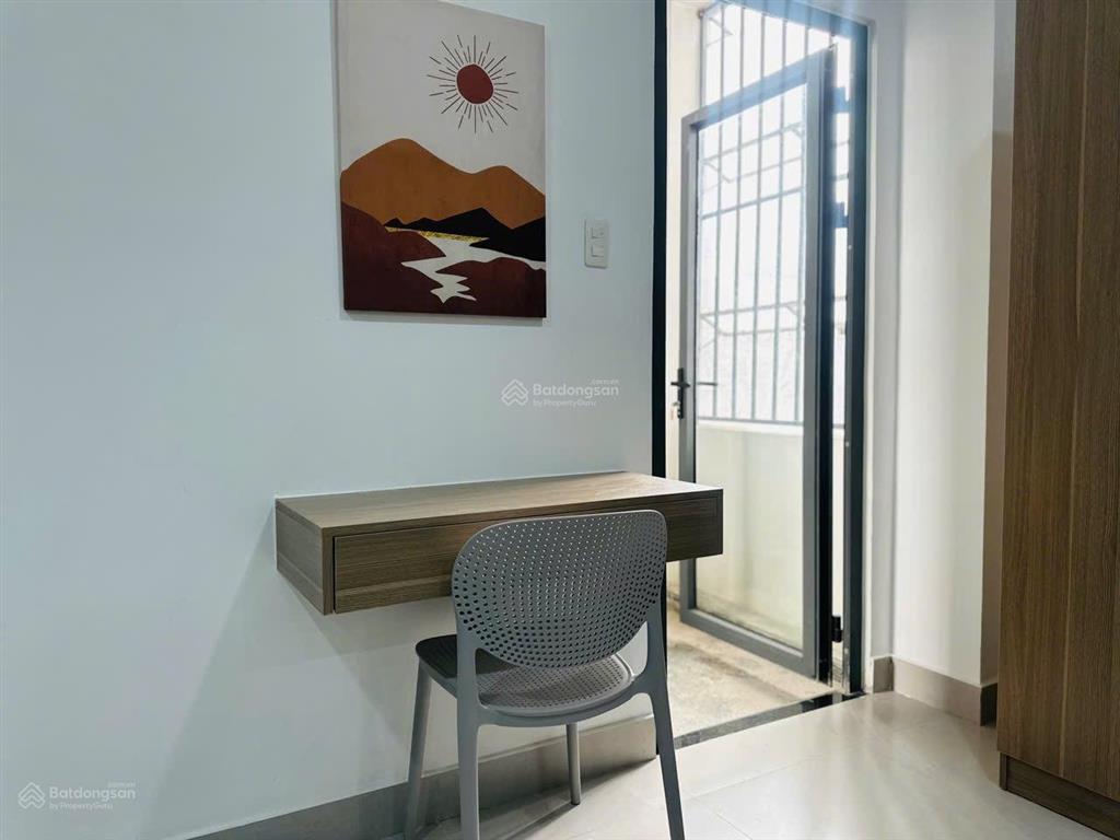 Cho thuê cc mini 1pn ban công 65m² cực rộng rãi, vách kính sạch sẽ có thang máy ngay cv gia định