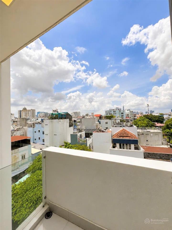 Cho thuê căn hộ 1pn ban công 45m² rộng rãi thoáng mát ngay phố ẩm thực phan xích long
