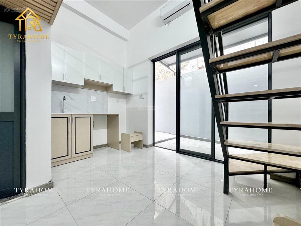 Khai trương duplex mới 100%, hầm xe  thang máy  pccc đủ, gần các trường đại học lớn như vlu, iuh