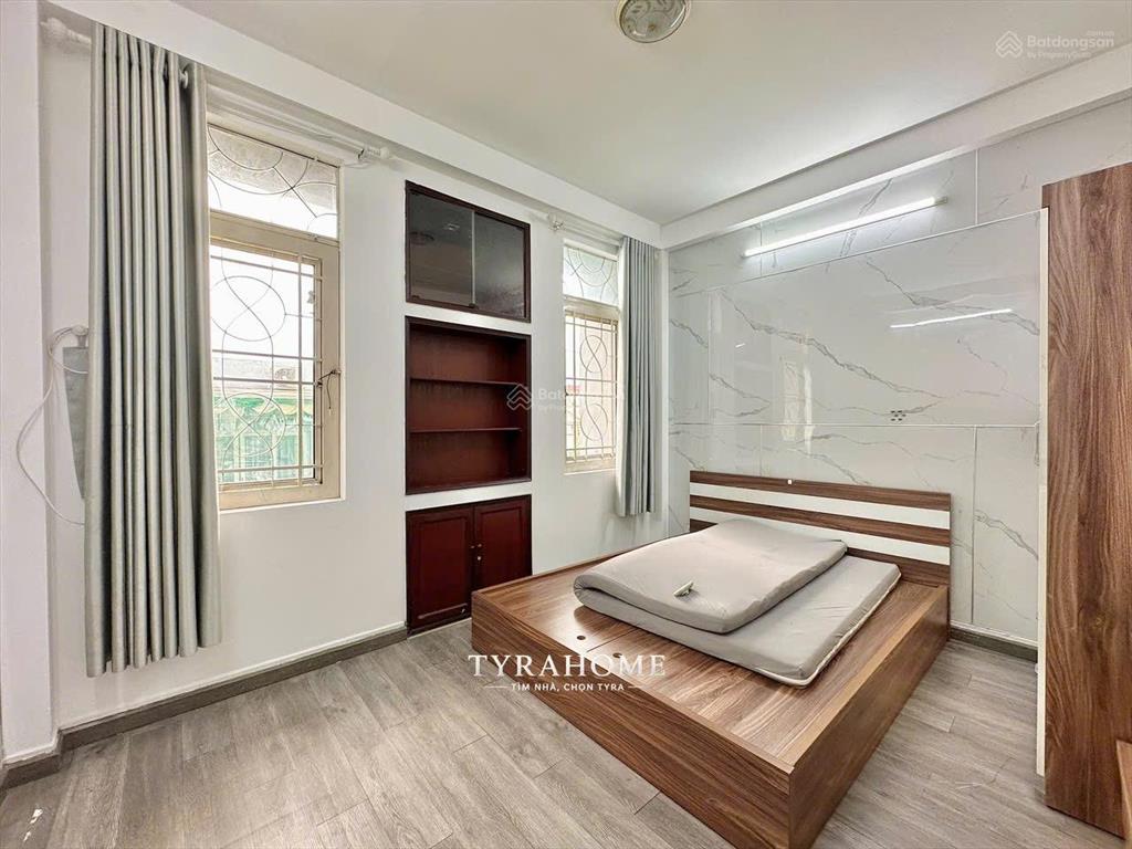 Cho thuê 2pn2wc 75m2 rộng rãi, thoáng mát, full nội thất ngay phan đăng lưu  phan xích long