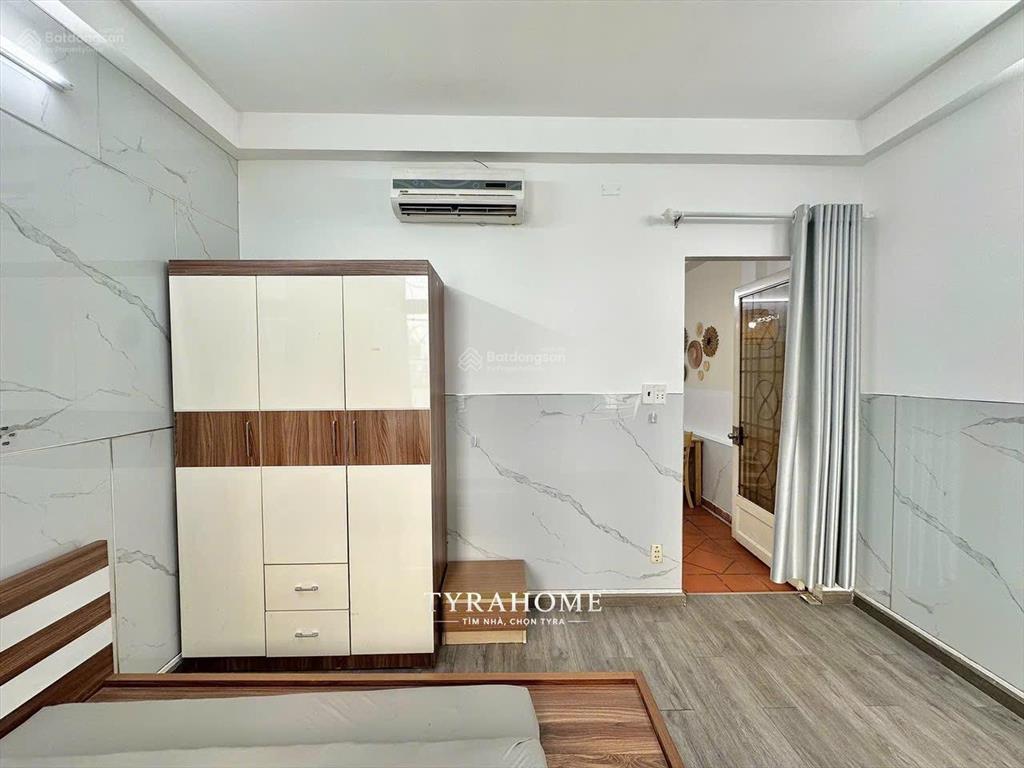 Cho thuê 2pn2wc 75m2 rộng rãi, thoáng mát, full nội thất ngay phan đăng lưu  phan xích long
