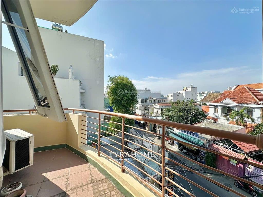 Căn hộ 1pn ban công 55m2 phòng ngủ tách riêng biệt sạch sẽ, rộng rãi ngay chợ bà chiểu giá cực tốt