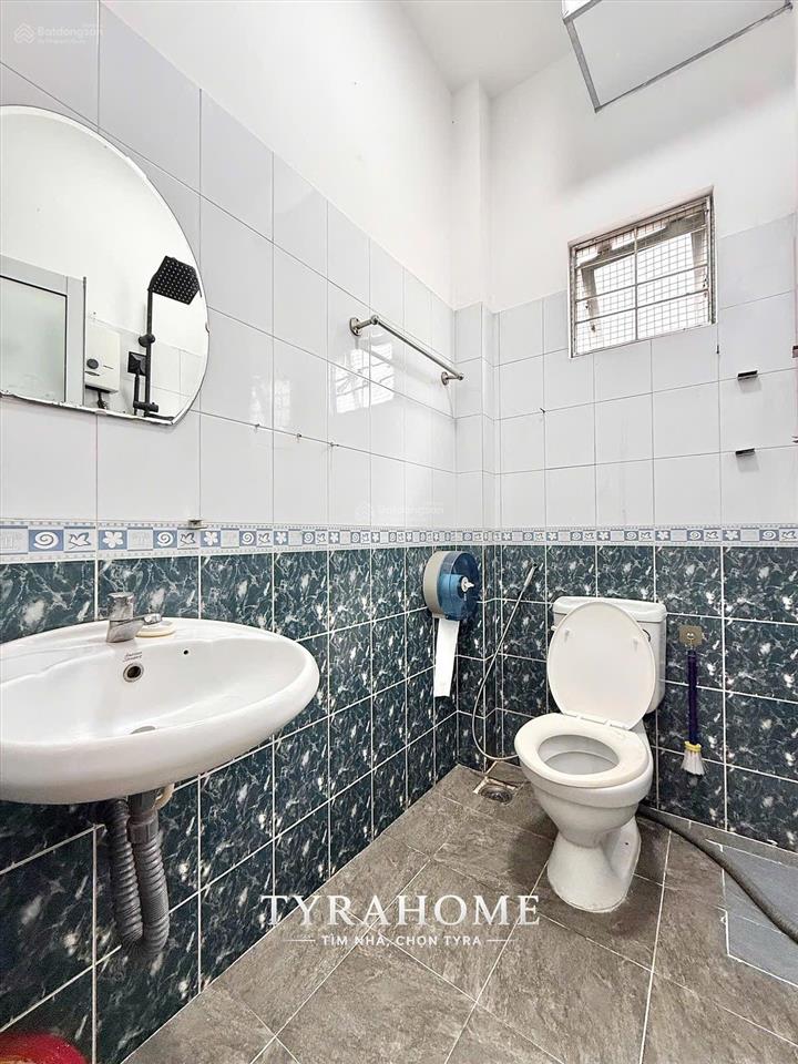 Hot căn hộ 1pn bancol 100m2 nguyên tầng cực rộng, thoáng mát ngay khu phan xích long lâu lắm mơi co