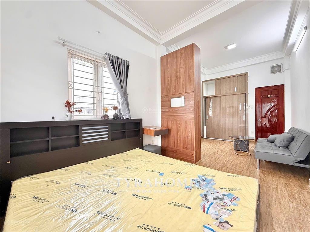Hot căn hộ 1pn bancol 100m2 nguyên tầng cực rộng, thoáng mát ngay khu phan xích long lâu lắm mơi co