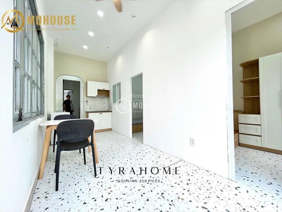 Cho thuê phòng trọ gần văn lang cs3 dạng 2pn ban công thích hợp ở 45 bạn, full nội thất, giá tốt