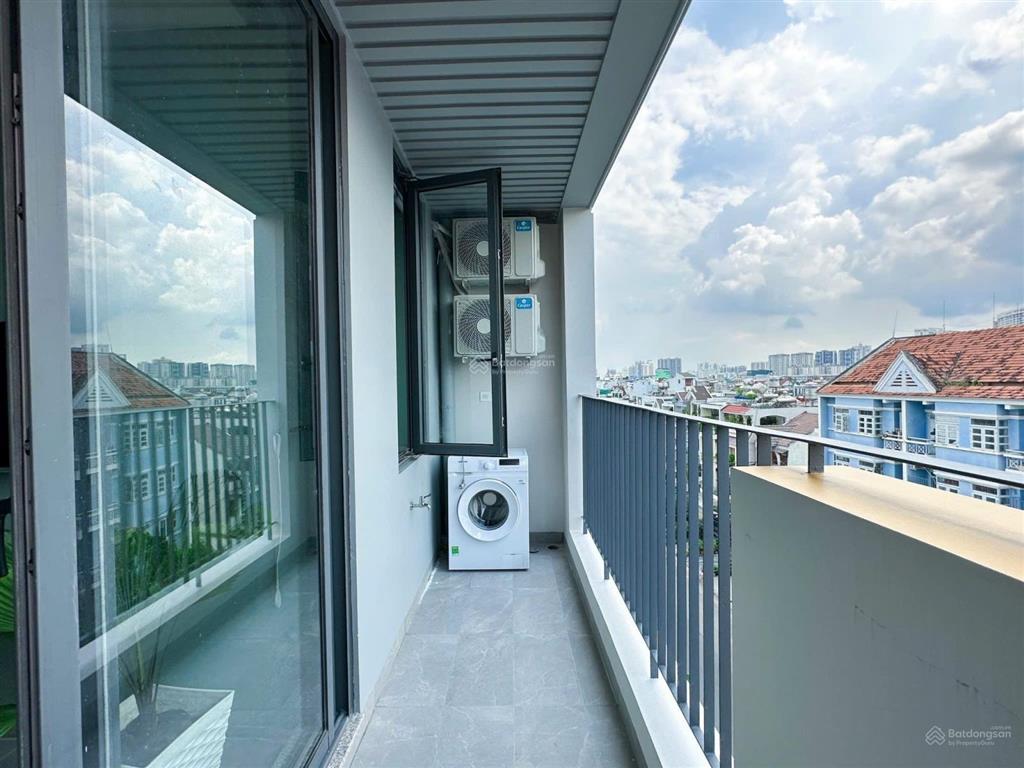 Căn hộ 2pn1wc ban công ngay phú thuận, full nội thất, sát phú mỹ hưng, crescent mall và rmit