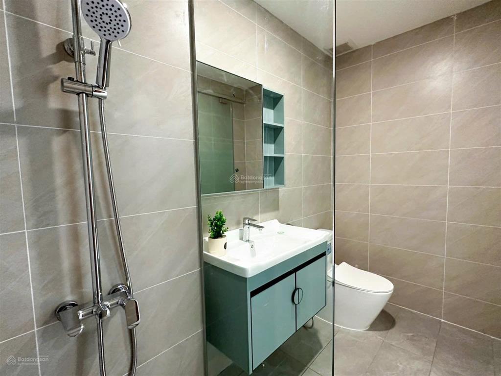 Căn hộ 2pn1wc ban công ngay phú thuận, full nội thất, sát phú mỹ hưng, crescent mall và rmit