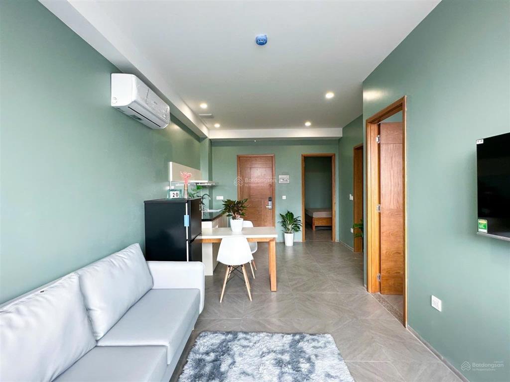 Căn hộ 2pn1wc ban công ngay phú thuận, full nội thất, sát phú mỹ hưng, crescent mall và rmit