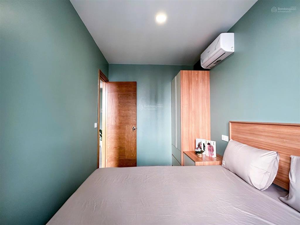 Căn hộ 2pn1wc ban công ngay phú thuận, full nội thất, sát phú mỹ hưng, crescent mall và rmit