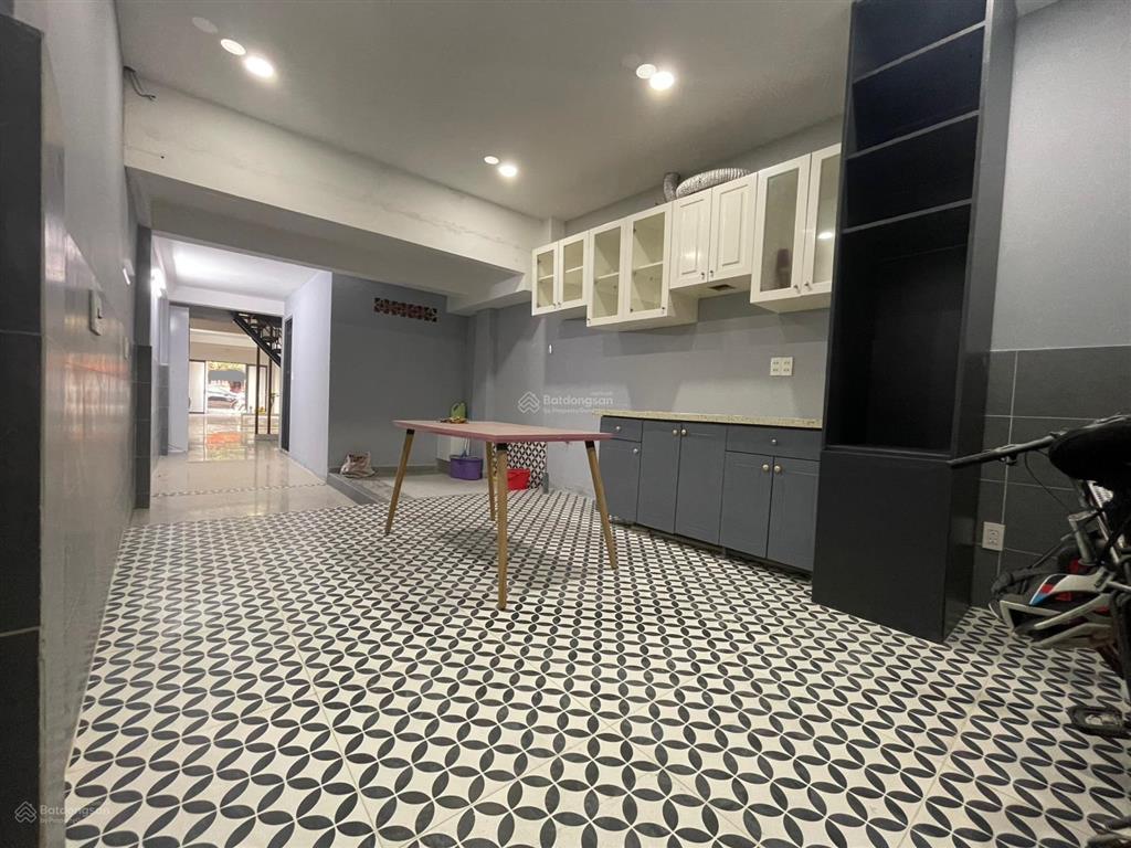 Bán nhà mặt tiền giá trong hẻm 110m2 chỉ 10 tỷ shr khu dân cư hiện hữu phạm thế hiển nhà đẹp 2 tầng
