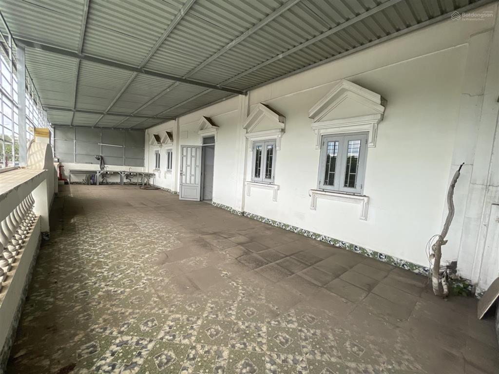 Bán toà nhà khách sạn mặt tiền quốc lộ 51a dt 304m2 có 4 tầng 17pn 18wc mới 99% chỉ 11,5 tỷ