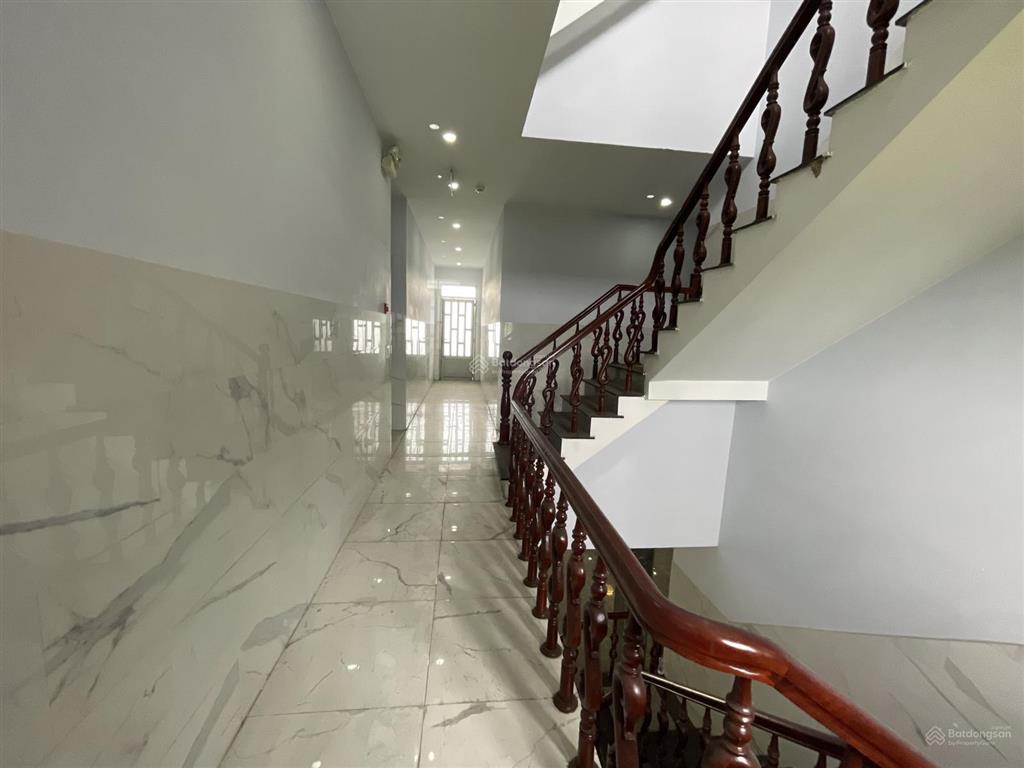 Bán toà nhà khách sạn mặt tiền quốc lộ 51a dt 304m2 có 4 tầng 17pn 18wc mới 99% chỉ 11,5 tỷ