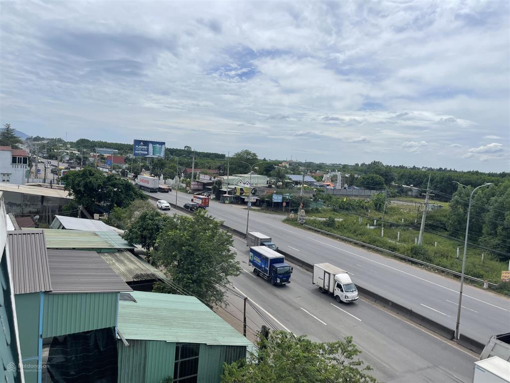 Bán toà nhà khách sạn mặt tiền quốc lộ 51a dt 304m2 có 4 tầng 17pn 18wc mới 99% chỉ 11,5 tỷ