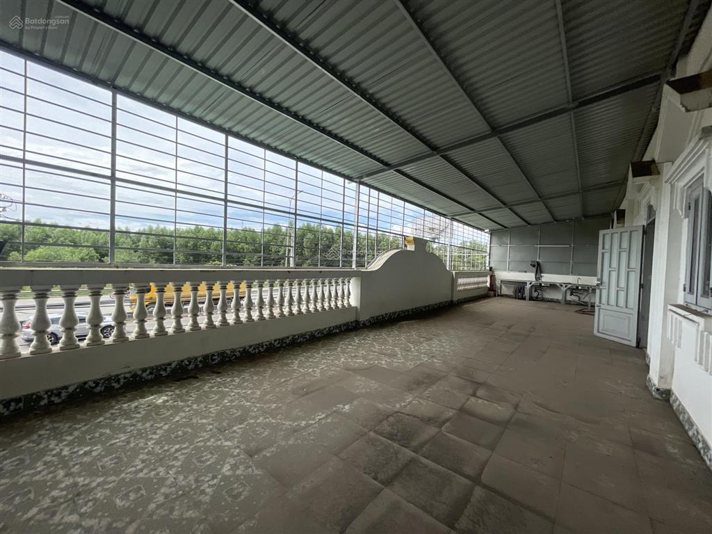 Bán toà nhà khách sạn mặt tiền quốc lộ 51a dt 304m2 có 4 tầng 17pn 18wc mới 99% chỉ 11,5 tỷ