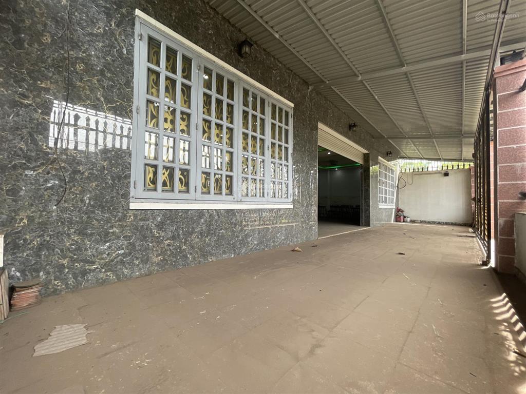 Bán toà nhà khách sạn mặt tiền quốc lộ 51a dt 304m2 có 4 tầng 17pn 18wc mới 99% chỉ 11,5 tỷ