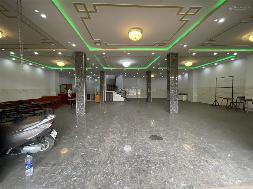 Bán toà nhà khách sạn mặt tiền quốc lộ 51a dt 304m2 có 4 tầng 17pn 18wc mới 99% chỉ 11,5 tỷ