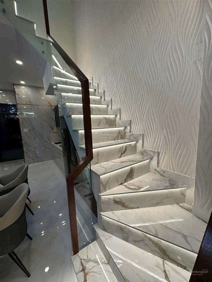 Bán nhà mới 100% mai xuân thưởng 42m2 nhà 4 tầng btct 6pn chỉ 7tỷ880 đang cho thuê 20triệu / tháng