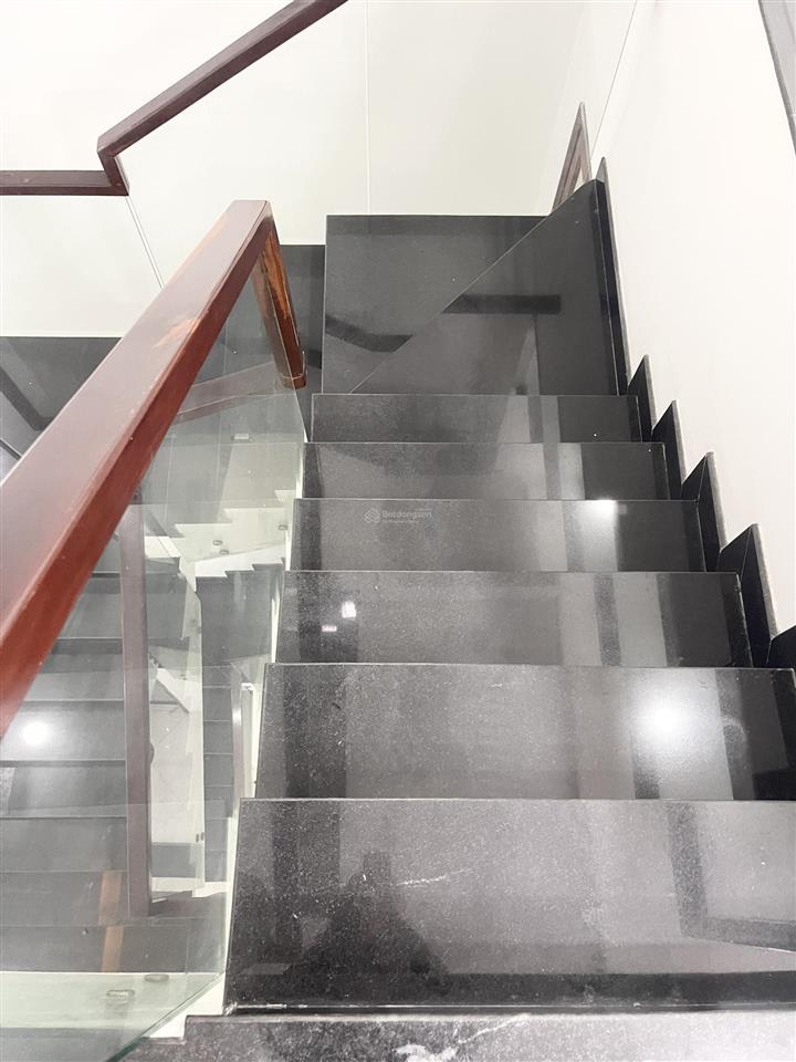 Bán nhà đẹp 4 tầng btct 120m2 có thang máy đường 12m kdc phú lợi quận 8 chỉ 9,5 tỷ shr hoàn công đủ
