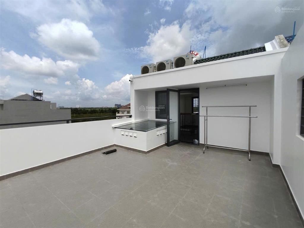 Bán nhà mới 100% mt đường 55m 5tầng btct 100m2 chỉ 10 tỷ khu dân cư phong phú 4 shr hoàn công đủ