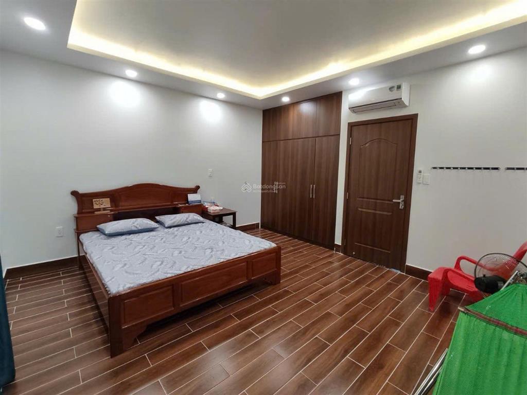 Bán nhà mới 100% mt đường 55m 5tầng btct 100m2 chỉ 10 tỷ khu dân cư phong phú 4 shr hoàn công đủ