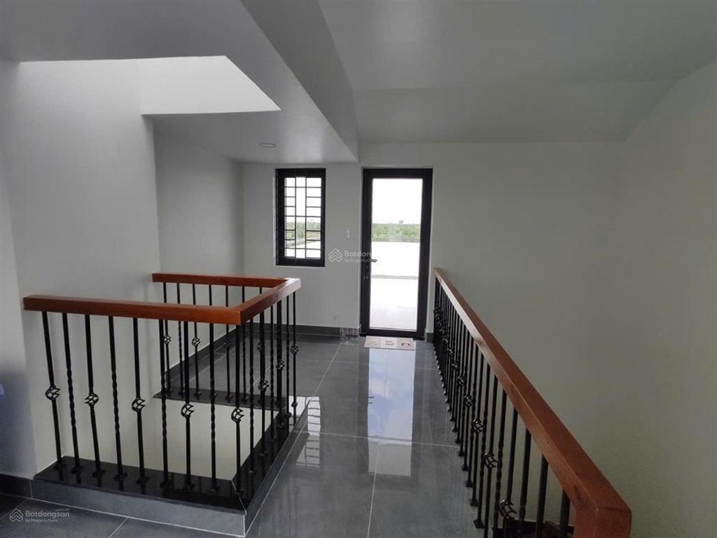 Bán nhà mới 100% mt đường 55m 5tầng btct 100m2 chỉ 10 tỷ khu dân cư phong phú 4 shr hoàn công đủ